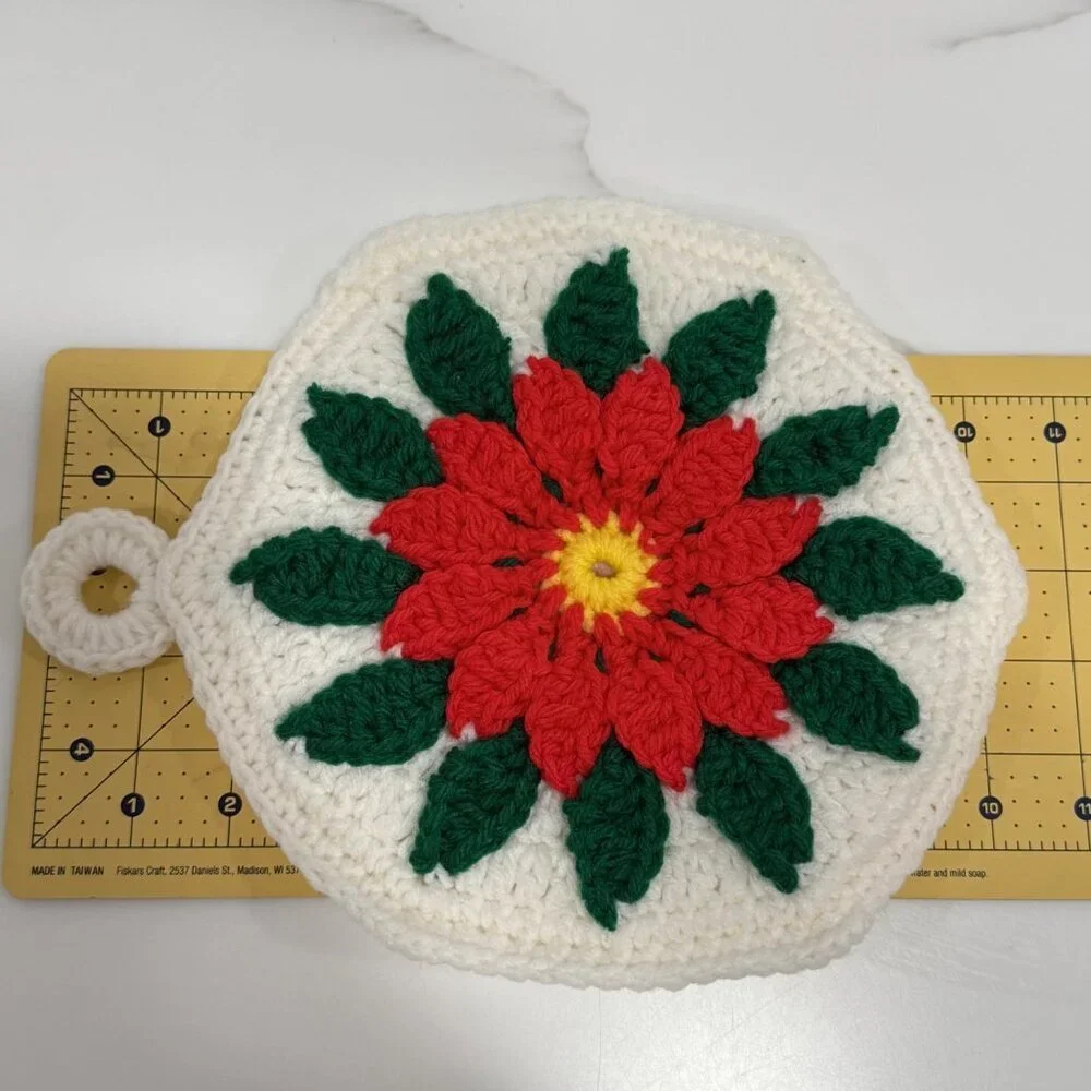 Vintage Handmade Christmas Chrochet 3D Poinsettia Potholder Kitchen Decor‎